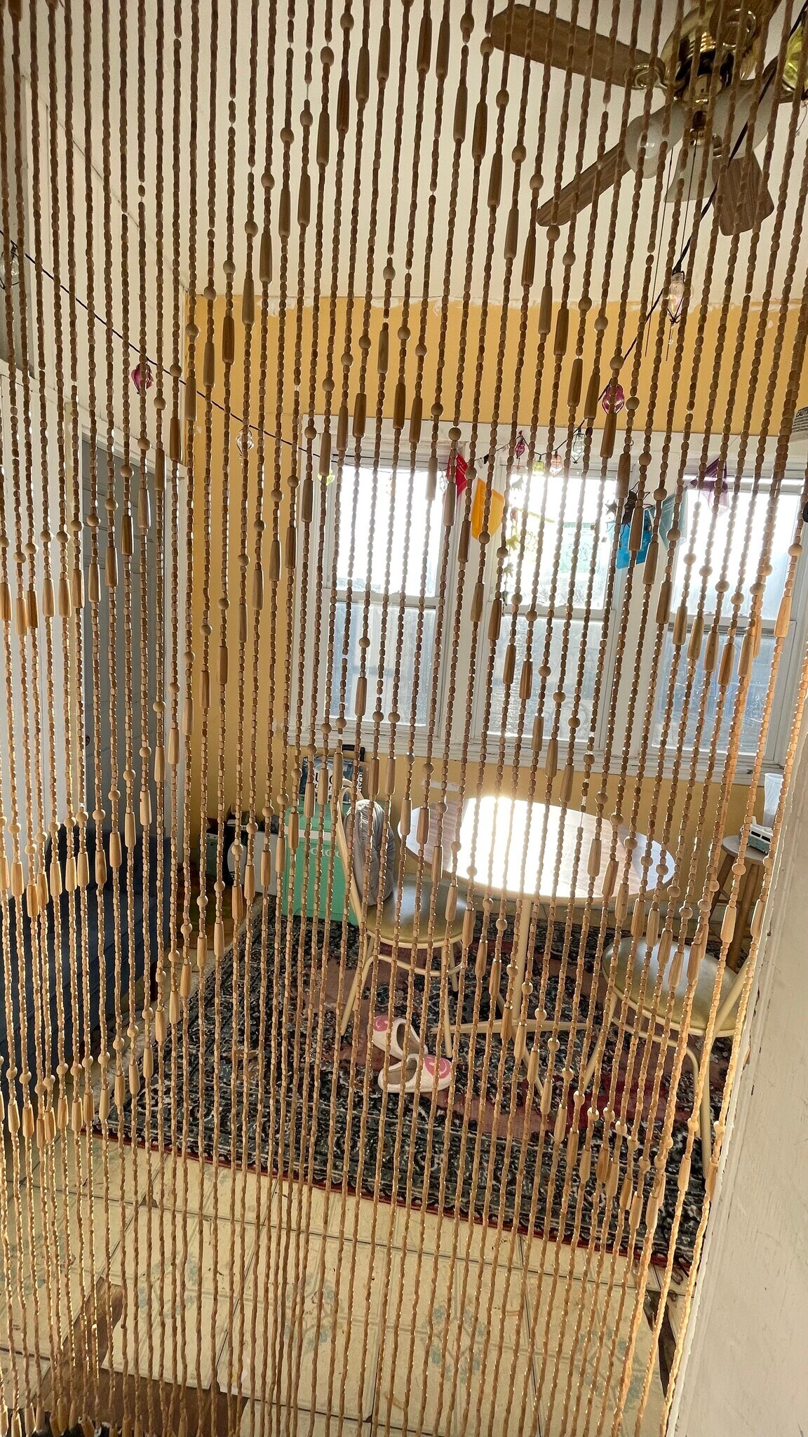 enclosed porch - 3704 N Magnolia Ave