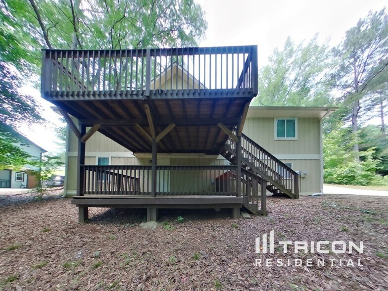 Building Photo - 2395 Wales Dr