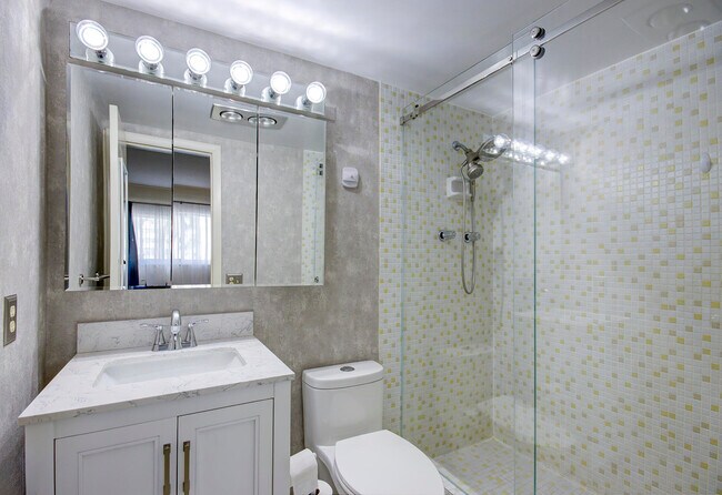 Building Photo - 3100 S Ocean Blvd