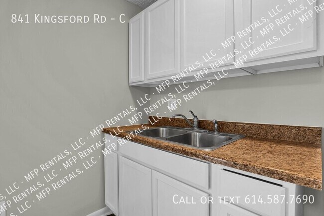 Building Photo - 841 Kingsford Rd