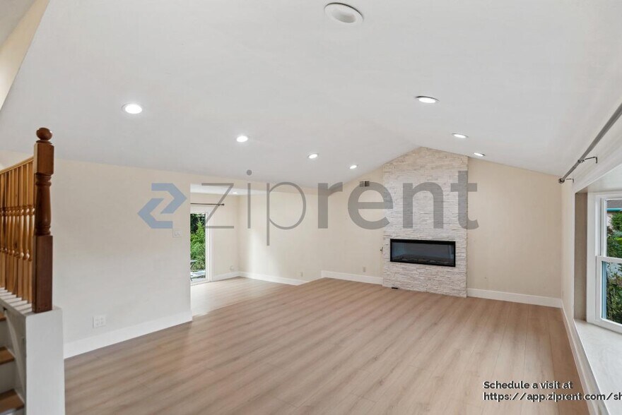 Building Photo - 1019 Pilinut Ct