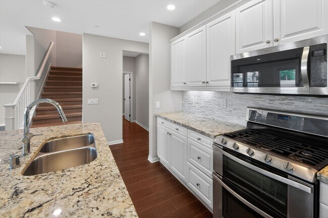 Building Photo - 16421 Veridian Cir