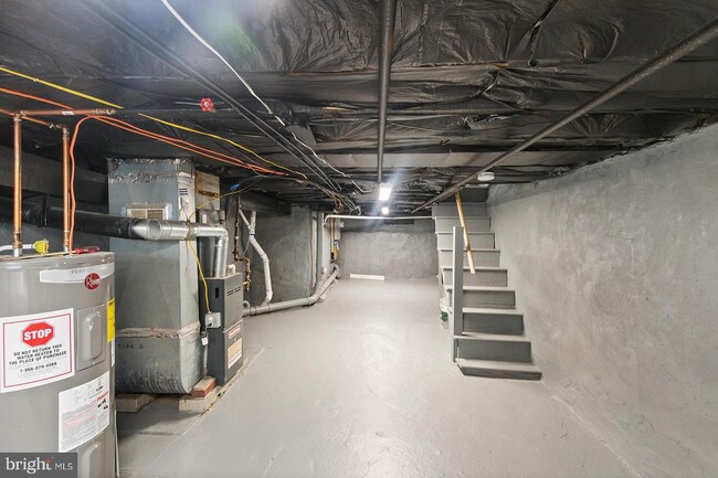 Building Photo - 2336 Pierce St