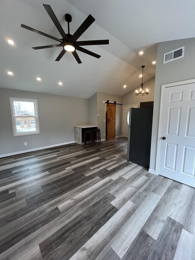 Building Photo - 8010 Sunset Heights Dr