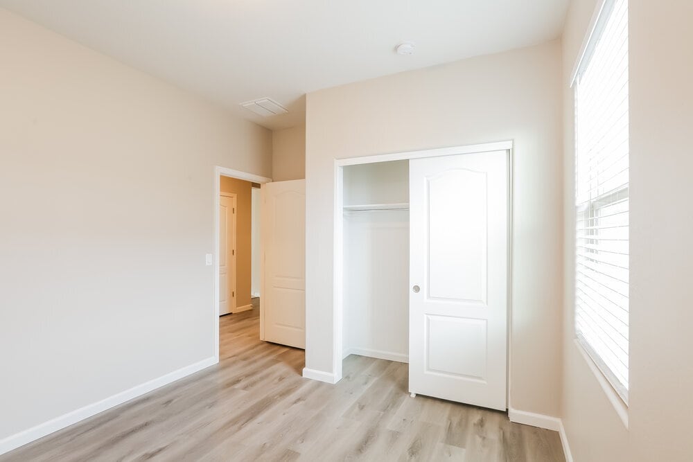 Building Photo - 4887 S 245th Ln