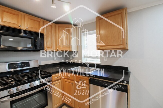 Building Photo - 116 S Maple St
