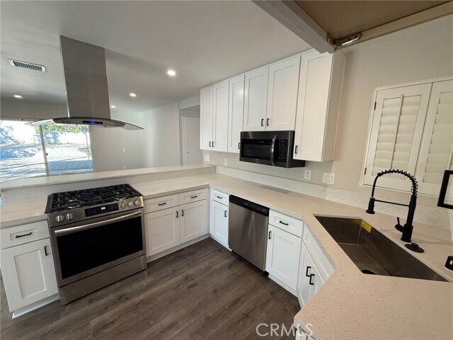 Building Photo - 1488 Bussey St W