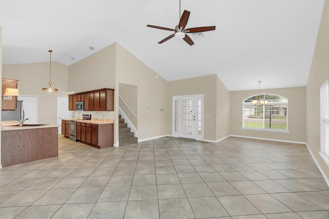 Building Photo - 1422 Saffron Trail