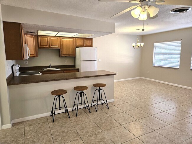 Building Photo - Annual 2nd Floor Condo For Rent located on...