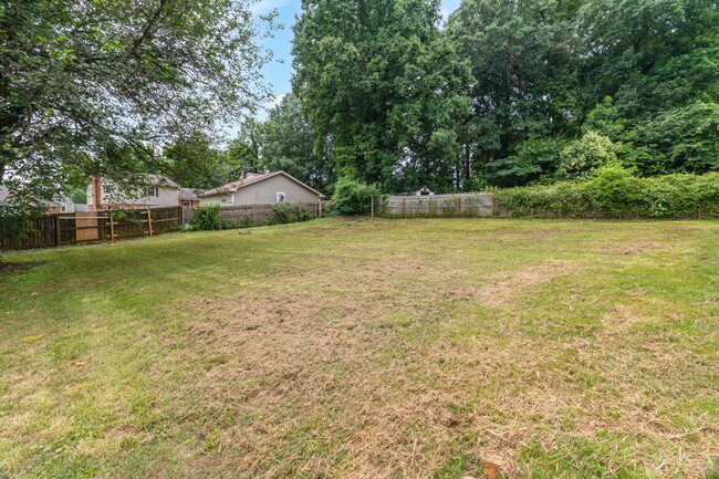 Building Photo - 3 Lord Foxley Ct