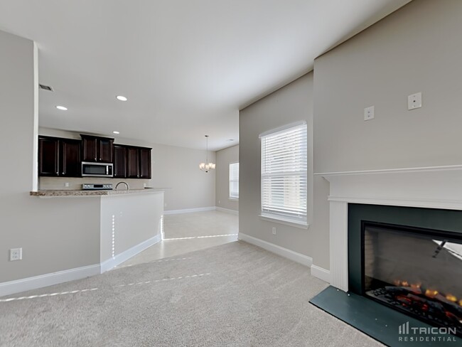 Building Photo - 5146 Summersun Dr
