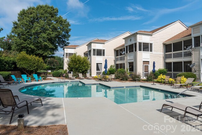 Building Photo - 17522 Tuscany Ln