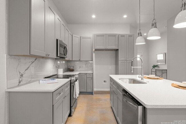 Building Photo - 1002 Morningside Dr