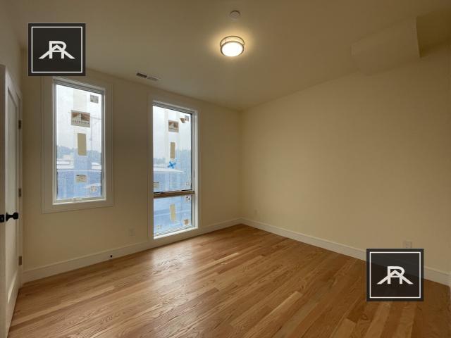 Building Photo - 3 bedroom in Brookline MA 02445