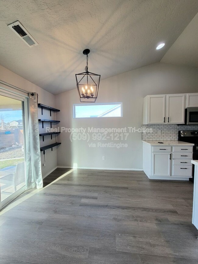 Building Photo - 6206 Maryhill Ln