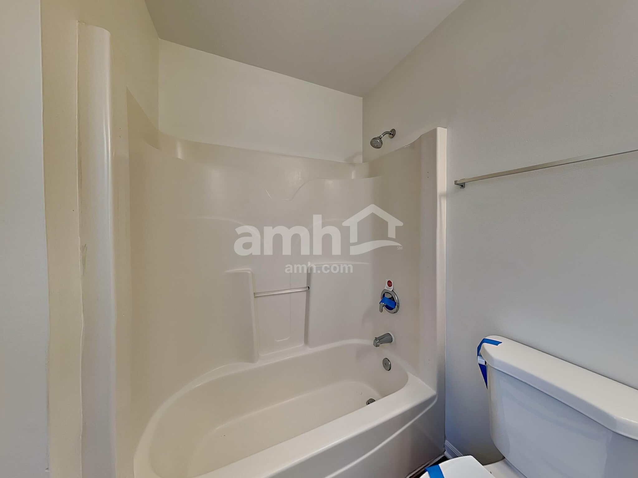 Building Photo - 2012 Primrose Dr