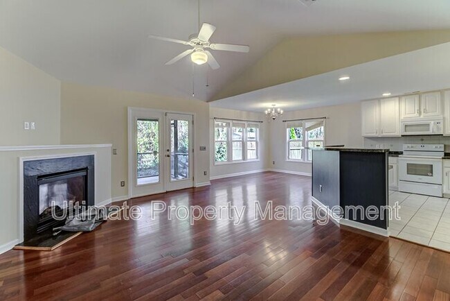 Building Photo - 105 Southern Magnolia Ct