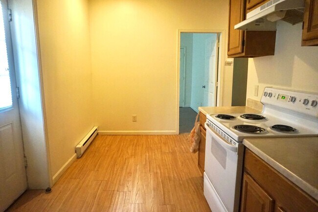 Building Photo - 39 Lehman St