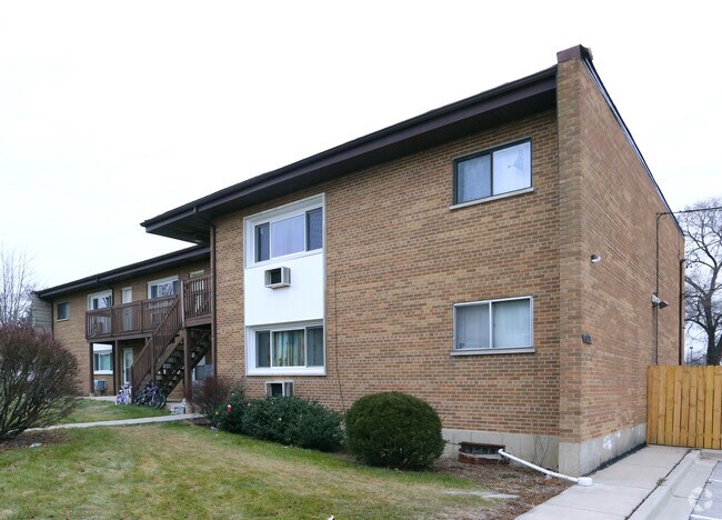 Building Photo - 605 Park Plz
