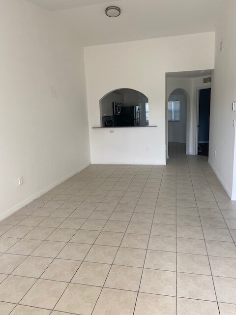 Primary Photo - 2721 SE 12th Plz