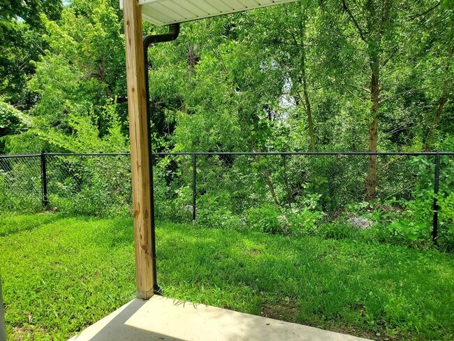 Building Photo - 180 Cane Creek Ln