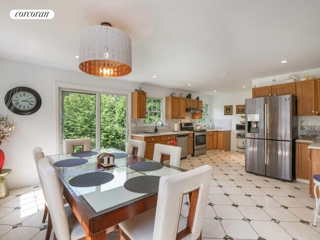 Building Photo - 84 Middle Hwy