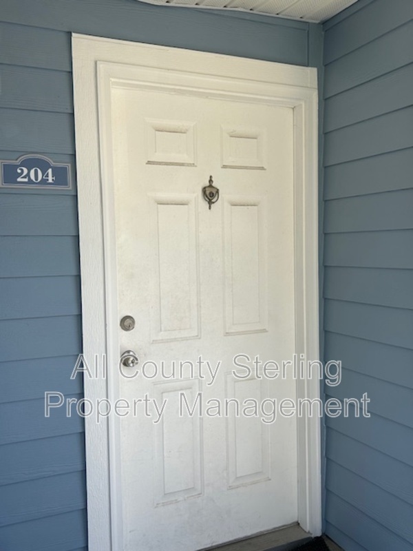 Primary Photo - 2548 Grassy Point Dr