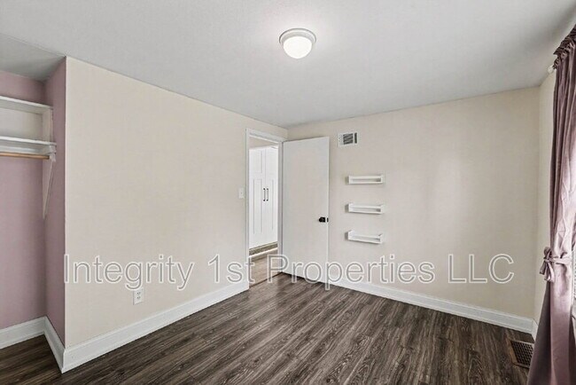 Building Photo - 3638 Genessee St