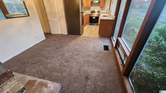 Building Photo - 1319 Court R