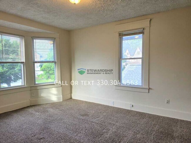 Building Photo - 86 Hurlburt Ave
