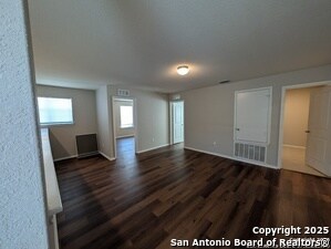 Building Photo - 10330 Gibbons Creek