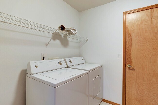 Building Photo - 2 Bd 2 Bath Home in 55+ Community