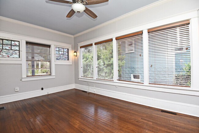 Building Photo - 416 Hillcrest St