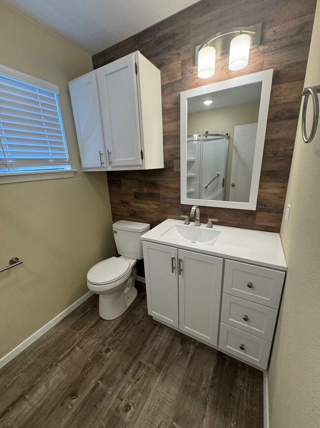 Building Photo - 1010 Rockmoor