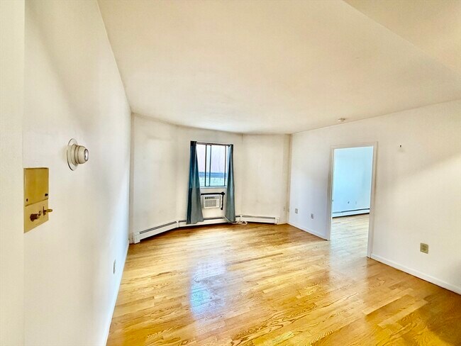 Building Photo - 21 Billings Rd