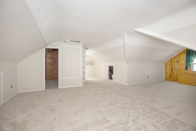 Building Photo - Charming 3 bedroom/2 bath House, Parma!