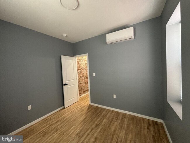 Building Photo - 635 N 52nd St