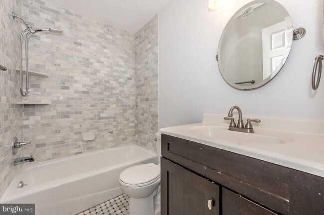 Building Photo - 20507 Shadyside Way