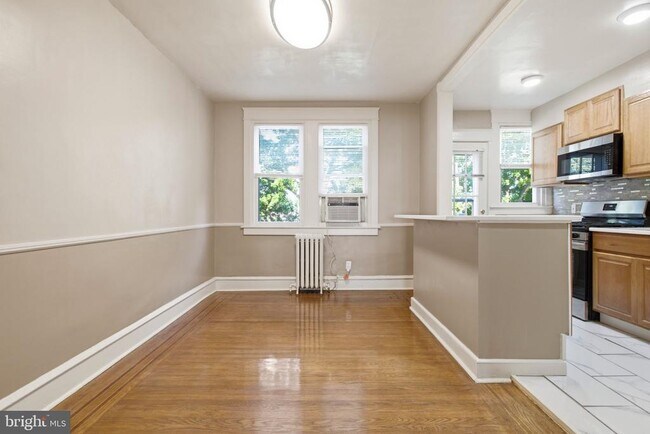Building Photo - 320 Highland Ave