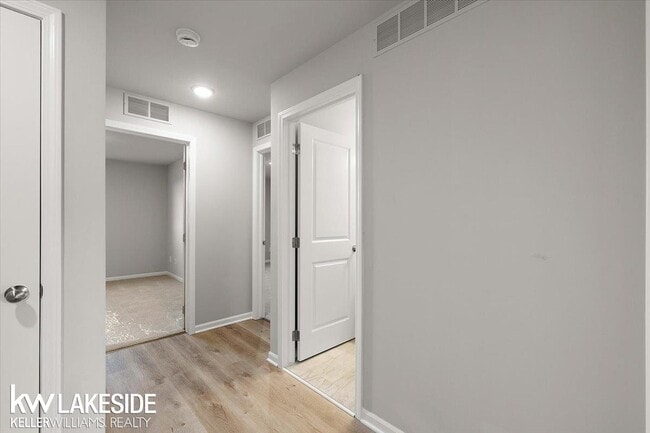 Building Photo - 28132 Delano Dr
