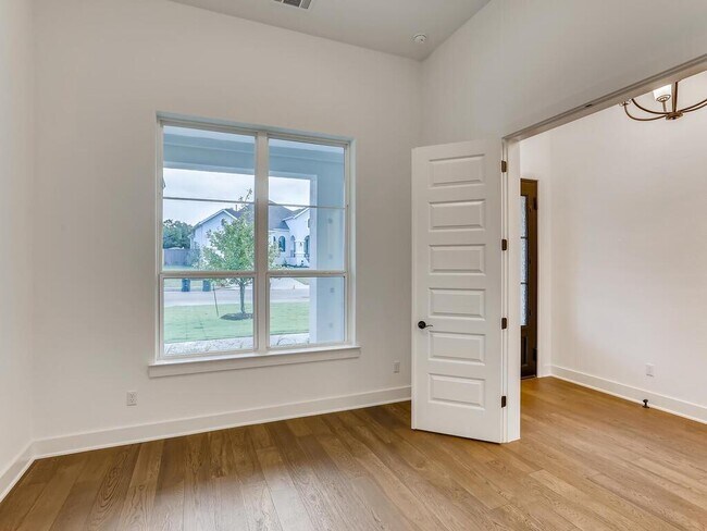 Building Photo - 12016 Mesa Verde Dr