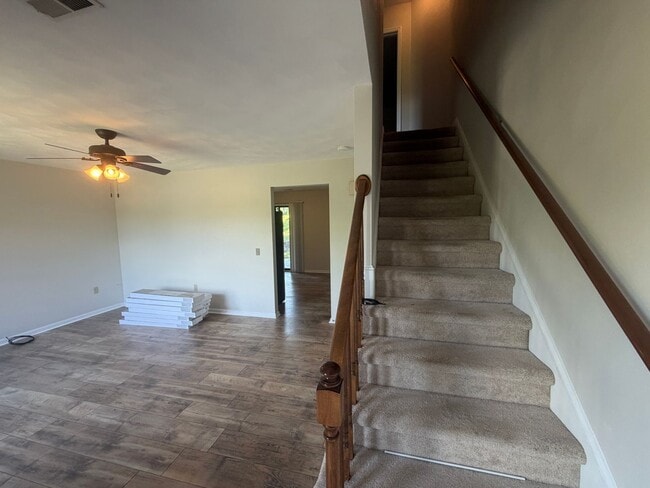 Building Photo - Salem duplex/townhouse