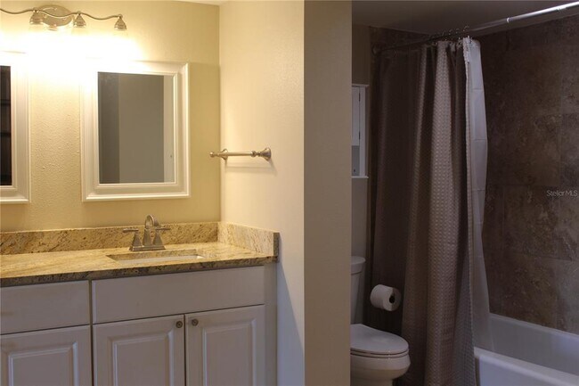 Building Photo - 2618 Cove Cay Dr
