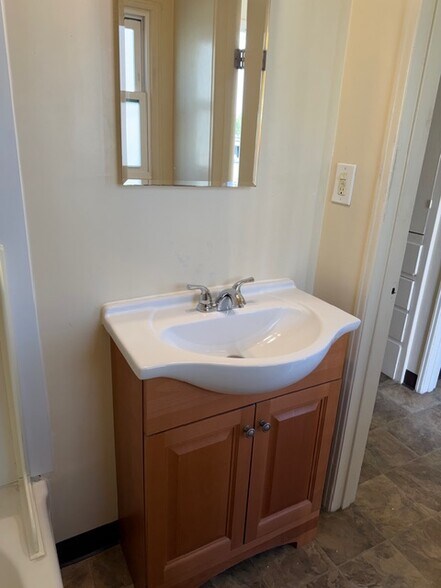 Building Photo - 1316 N Dominion Ave