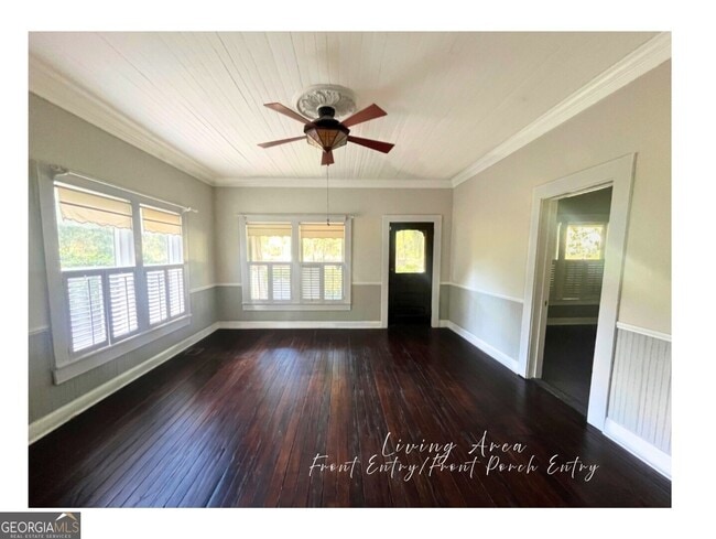 Building Photo - 208 Bartlett St