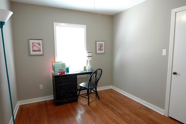 Building Photo - 409 W Croslin St