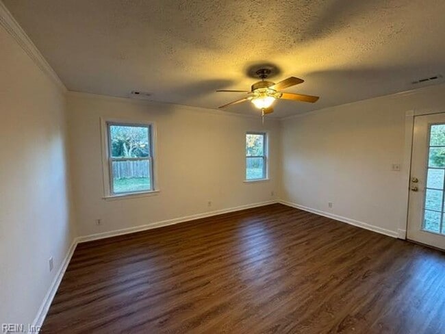 Building Photo - Maple Hall