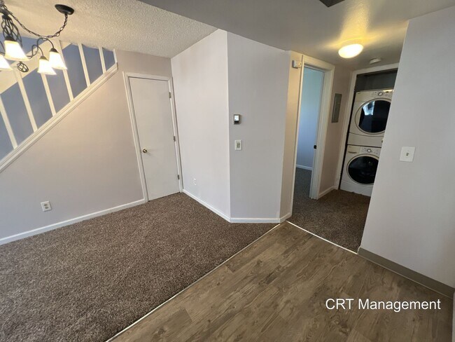 Building Photo - Beautiful 2 Bedroom, 2 Bathroom Condo in S...