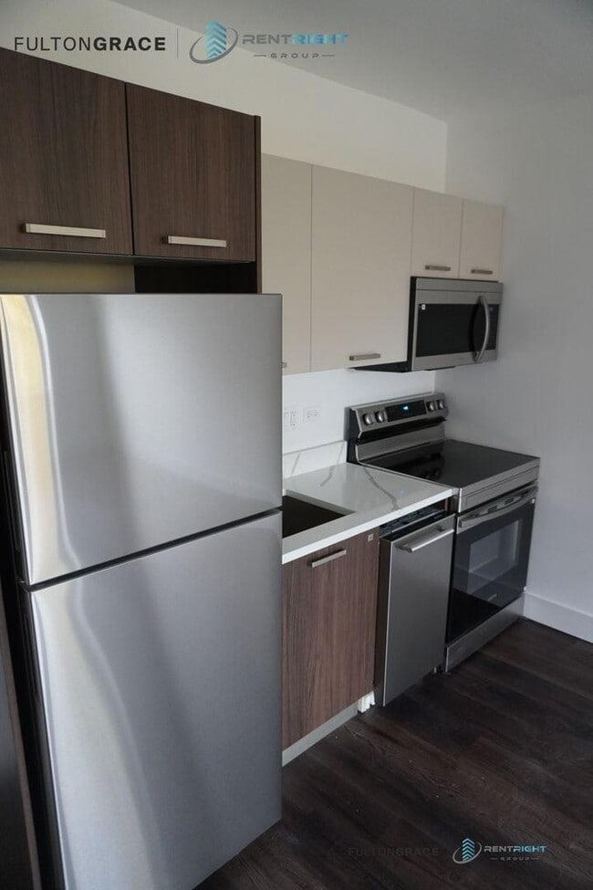 Building Photo - 0 bedroom in Chicago IL 60660