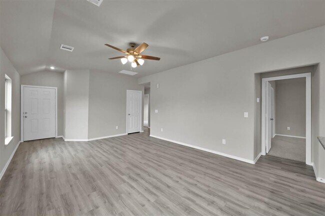 Building Photo - 488 Dalloway St
